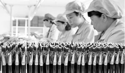 化妝刷"刷"出30億元級"美麗經濟"